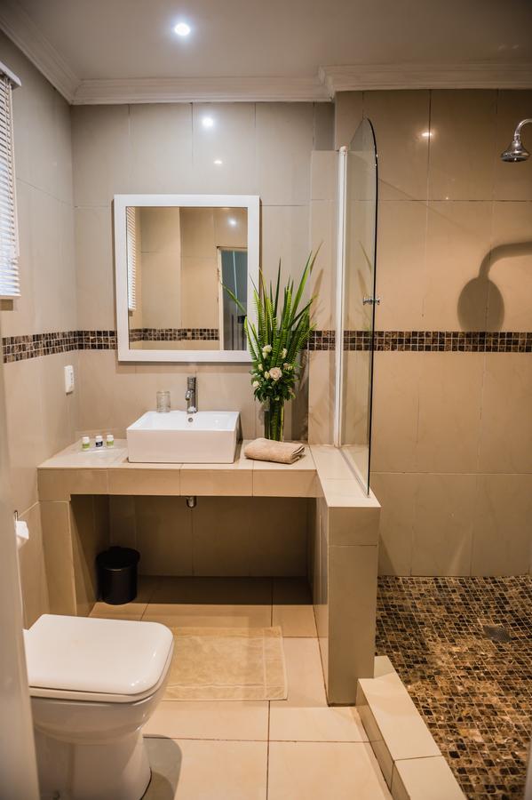 Royal Solwezi Hotel Екстер'єр фото