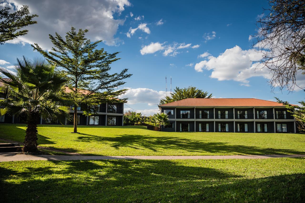 Royal Solwezi Hotel Екстер'єр фото