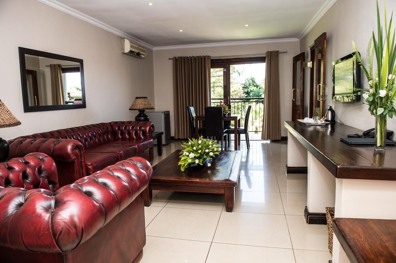 Royal Solwezi Hotel Екстер'єр фото